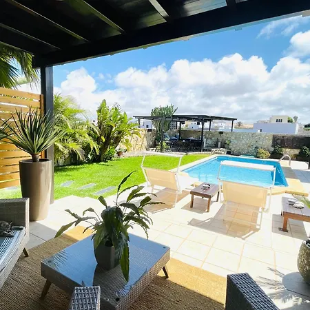 אכסניה Kalufa Surf House