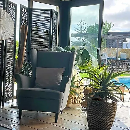 Kalufa Surf House Hostel *
