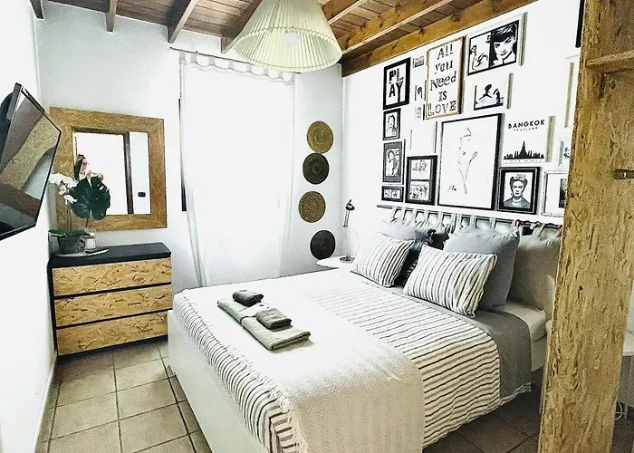 Kalufa Surf House *