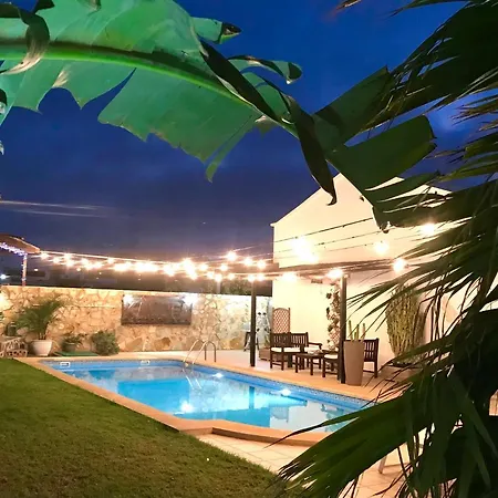 Kalufa Surf House 호스텔 El Cuchillo