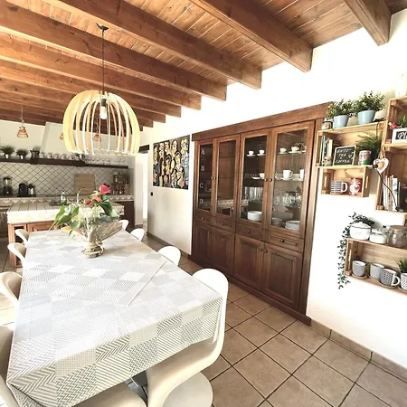 Kalufa Surf House Hostel