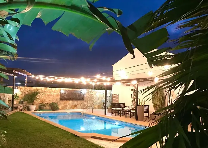 Kalufa Surf House אכסניה El Cuchillo