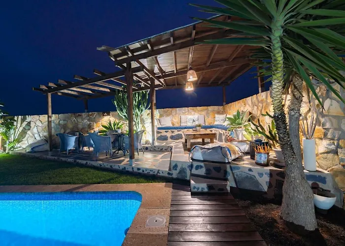 Kalufa Surf House *