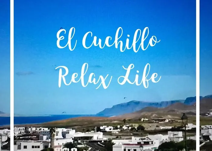 Kalufa Surf House אכסניה